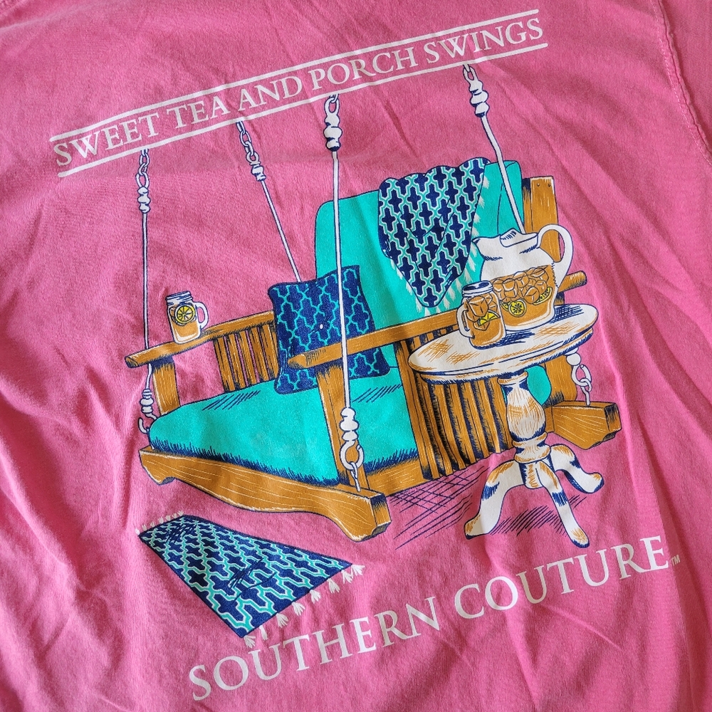 Southern Couture "Sweet Tea and Porch Swings" Salmon Pink TShirt M EUC